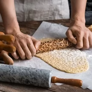 Скалка с узором Сердца влюбленных. Рецепт печенья в подарок.