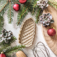 Шишка малая. Штамп с вырубкой для печенья 10*5 см